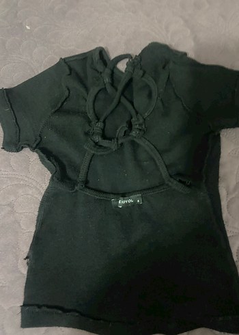 Siyah Kısa Kollu sırt dekolteli crop - Görsel 2