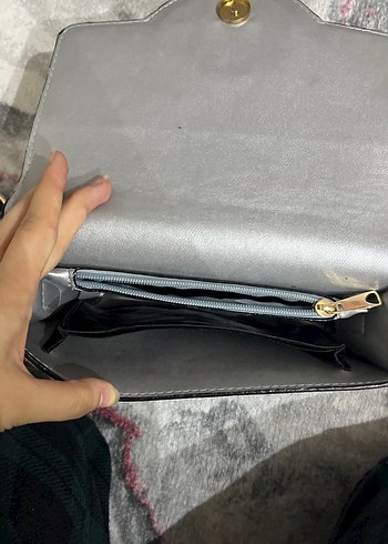  Beden Gri Zincir Detaylı Deri Kadın Çanta