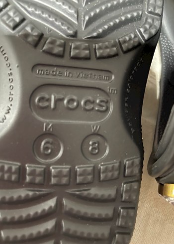Crocs Zincir Detaylı Altın Renk Platform Terlik - Görsel 4
