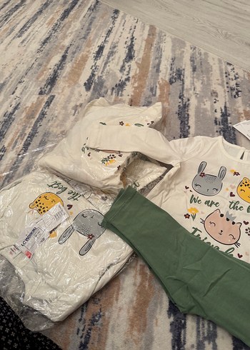 LC Waikiki Beyaz Baskılı Uzun Kollu Bebek Kız Takımı