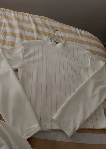 Beyaz Piliseli Kadın Triko bluz - Görsel 2