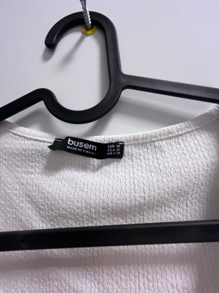 V Yaka Kısa Kollu Beyaz  Bluz - Görsel 3