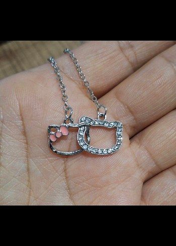 Beden Hello Kitty ikili kolye