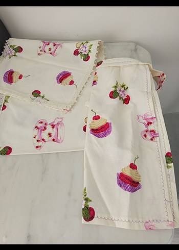 Beyaz Pastel Desenli Mutfak Önlüğü
