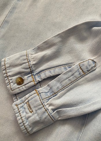 s Beden mavi Renk Bershka Düğmeli Denim Gömlek