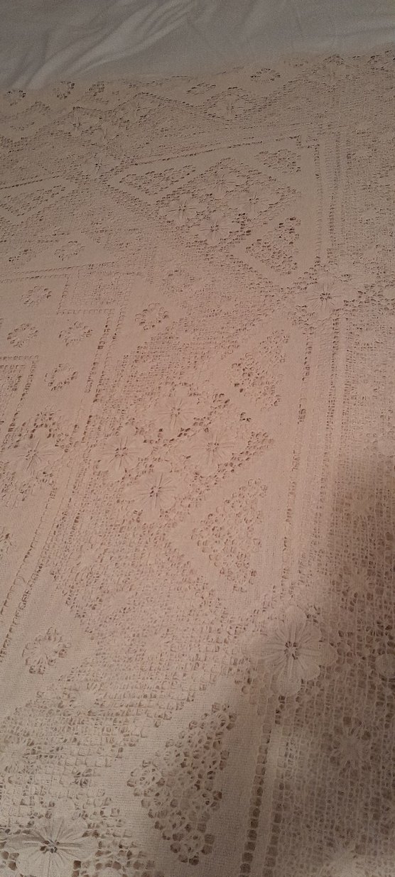 Bej Dantel Yatak Örtüsü - Görsel 2