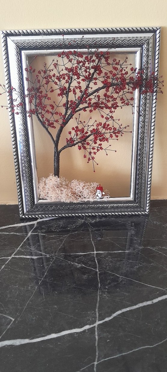 Gri Çerçeveli Kırmızı Detaylı Dekoratif Ağaç - Görsel 2