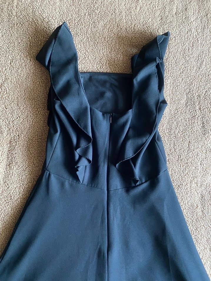 Fırfır detaylı şık siyah elbise - Görsel 3