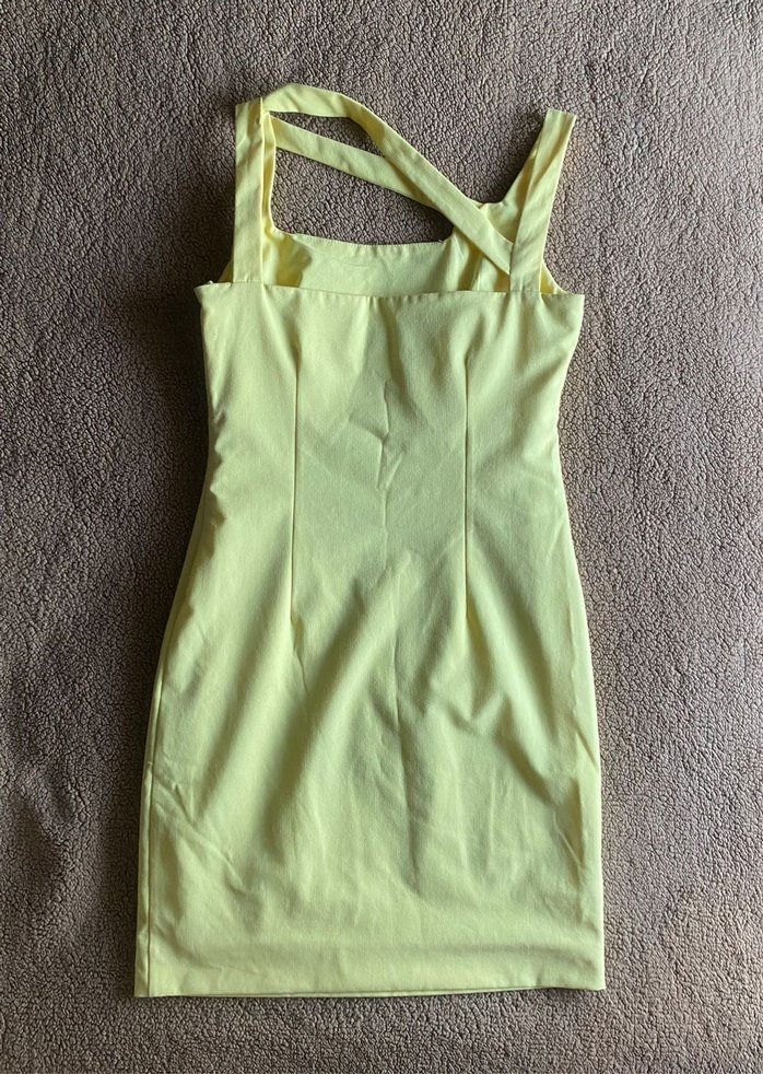 omuz detaylı sarı elbise - Görsel 4