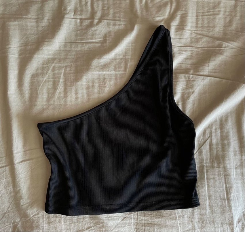 Tek Omuzlu Y2k Crop Top - Görsel 2