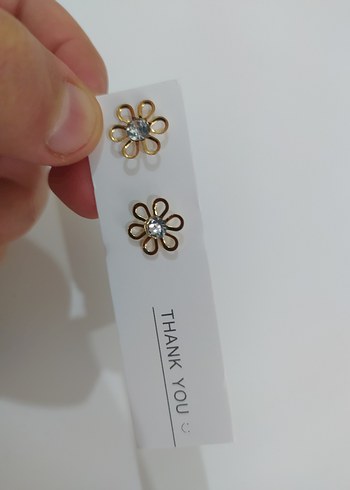 Diğer Altın Renkli Minimalist Çiçek Küpeler