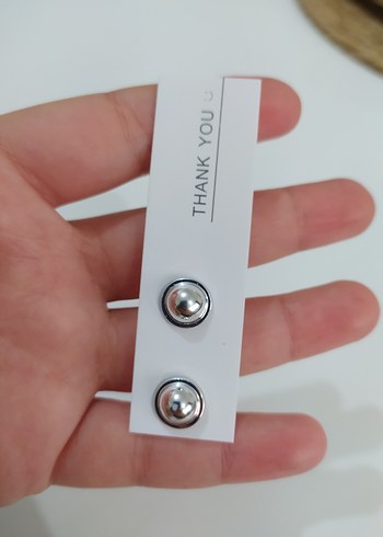 Gri Düğme Küpe