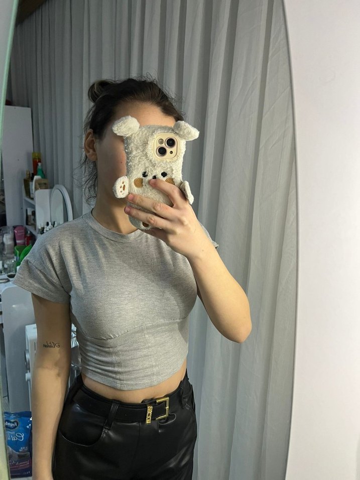 Gri Kısa Kollu Crop Top - Görsel 2