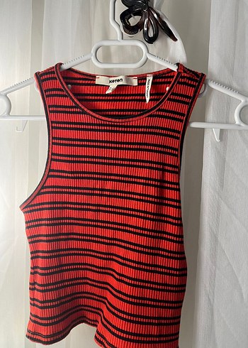 Kırmızı Çizgili Triko Crop Top - Görsel 3