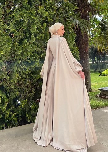 Bej Uzun Kol Drapeli Bohem Tesettür Abiye - Görsel 3