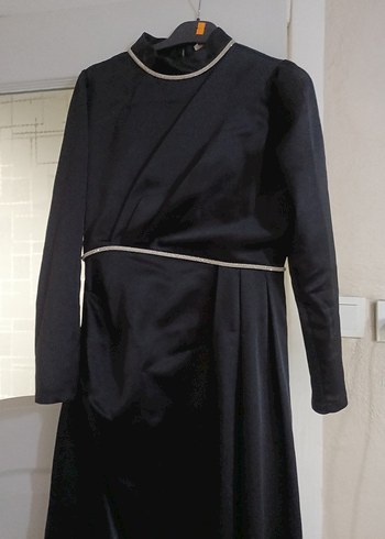 Siyah Uzun Drapeli Kuyruklu Kadın Elbise - Görsel 2