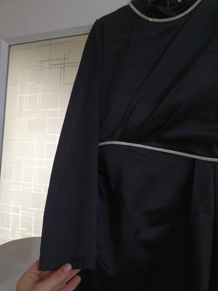 Siyah Uzun Drapeli Kuyruklu Kadın Elbise - Görsel 3