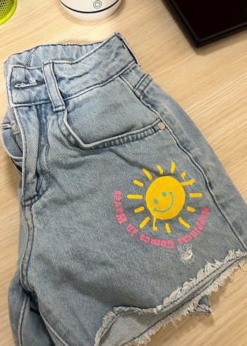 LC Waikiki Güneş Desenli Mavi Denim Kız Çocuk Şort