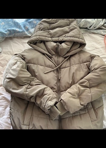Zara Mont
