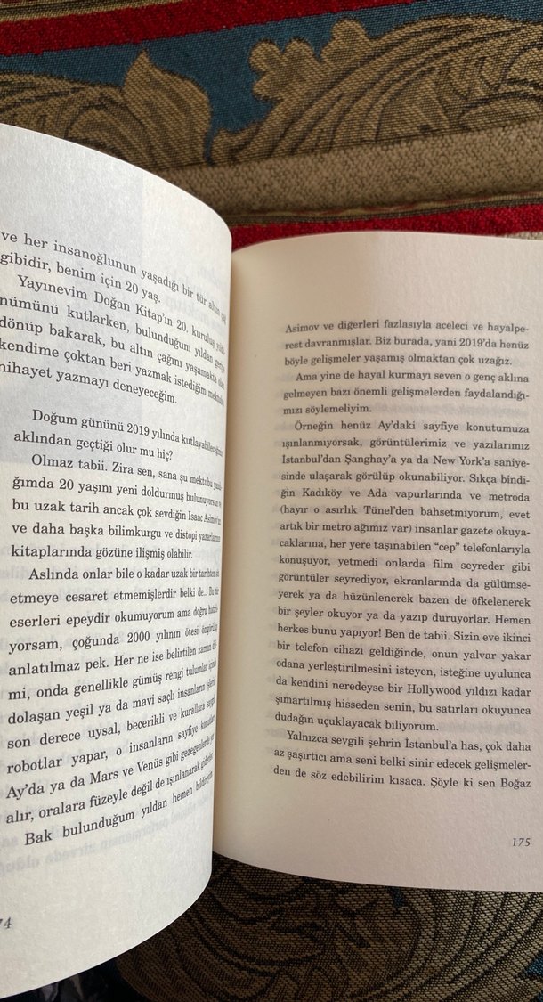 20. Yıla Mektup - Şiir Kitabı - Görsel 3