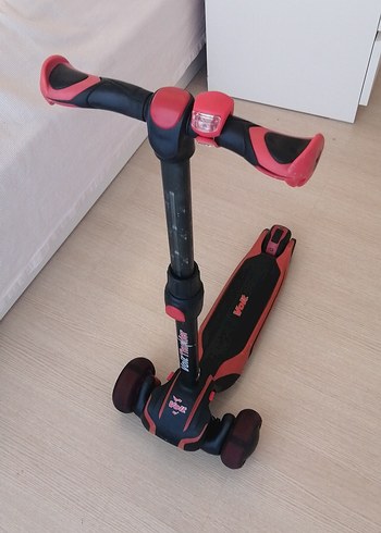 Kırmızı Siyah Çocuk Scooter'ı - Görsel 6