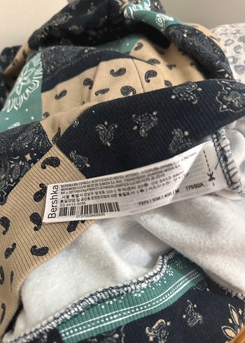 s Beden yeşil Renk Bershka Kapüşonlu Çok Renkli Sweatshirt