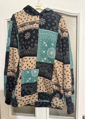 Bershka Kapüşonlu Çok Renkli Sweatshirt
