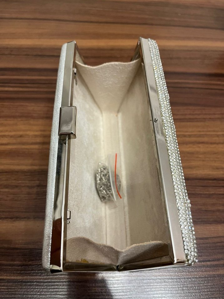 Gümüş Renkli Yılan Desenli Payetli Kadın Portföy Çanta - Görsel 2