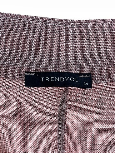34 Beden çeşitli Renk Trendyol & Milla Kumaş Pantolon %70 İndirimli.