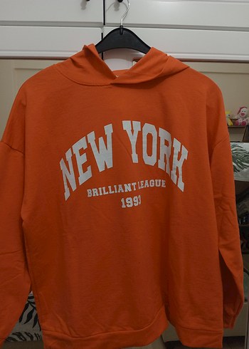 Turuncu Kapüşonlu Uzun Kollu Sweatshirt