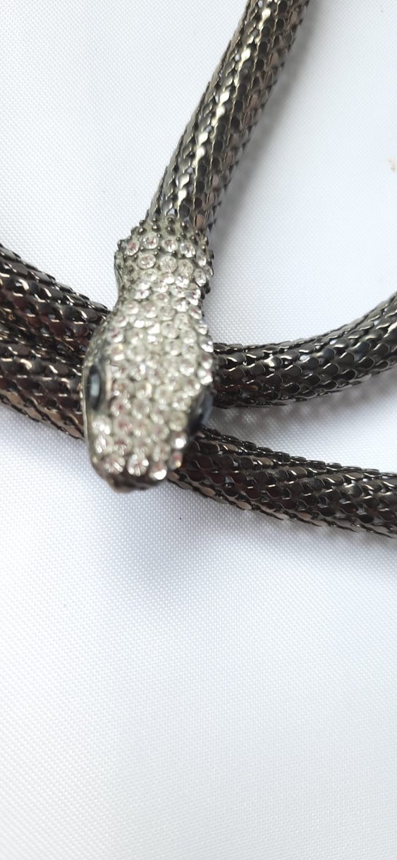 Gri Yılan Desenli Zincir Detaylı Uzun Gotik Kolye - Görsel 3