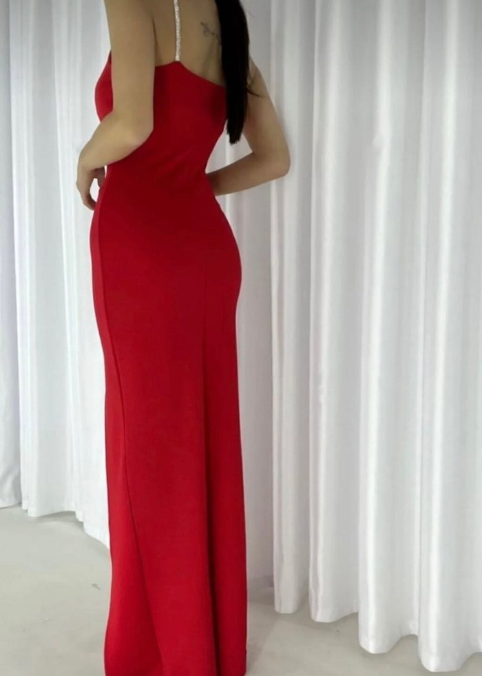 Kırmızı Parlak Drapeli İnce Askılı Uzun Abiye - Görsel 3
