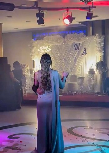 Gri Drapeli Uzun Straplez Abiye Elbise - Görsel 4