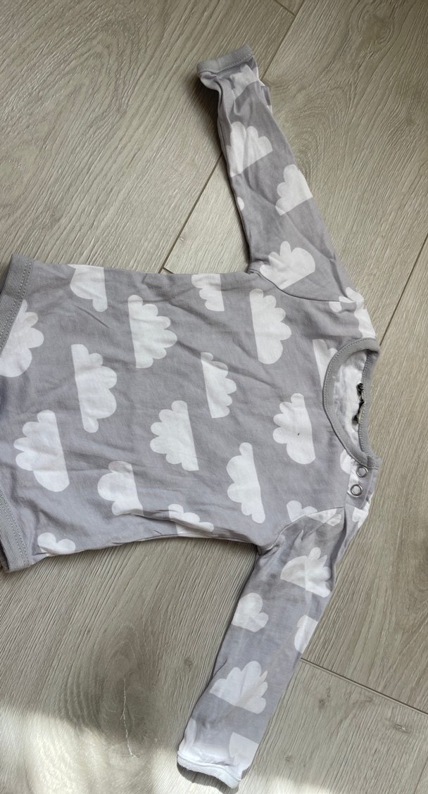 Uzun Kollu Gri Bulut Desenli Bebek Body şapka mama önlüğü - Görsel 2