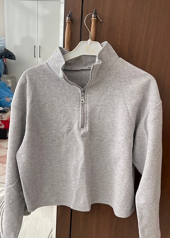 Gri Yarım Fermuarlı Yüksek Yaka Sweatshirt