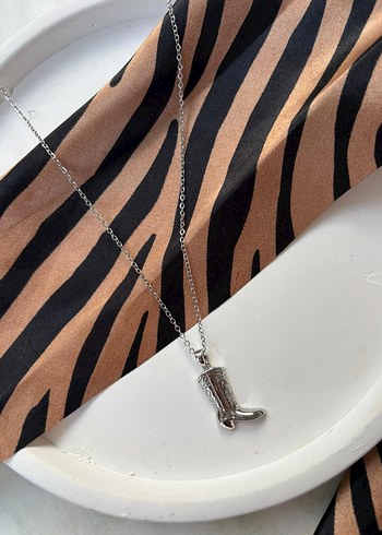 Sılver Renk Çizme Model Çelik Kadın Kolye - Görsel 2