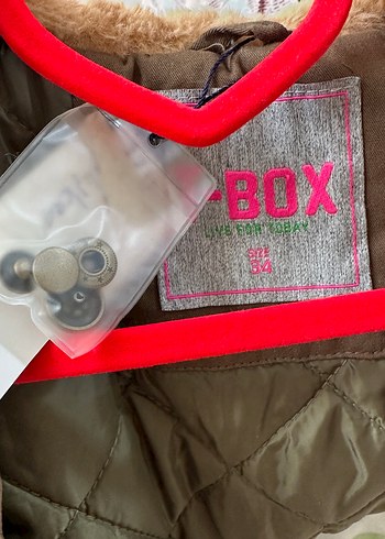 Kürk Detaylı Haki Kadın Parka - Görsel 3