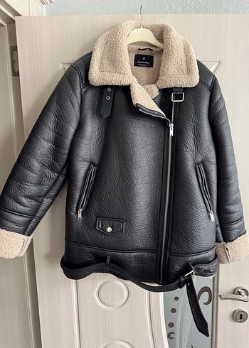 Stradivarius bomber mont