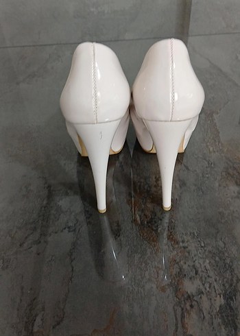 Beyaz Rugan Kadın Stiletto Topuklu Ayakkabı - Görsel 3