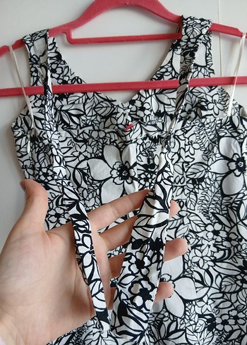 Beyaz siyah Çiçek Desenli elbise - Görsel 5