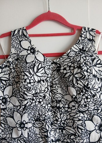 Beyaz siyah Çiçek Desenli elbise - Görsel 2