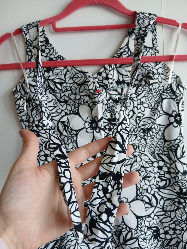 Beyaz siyah Çiçek Desenli elbise - Görsel 5