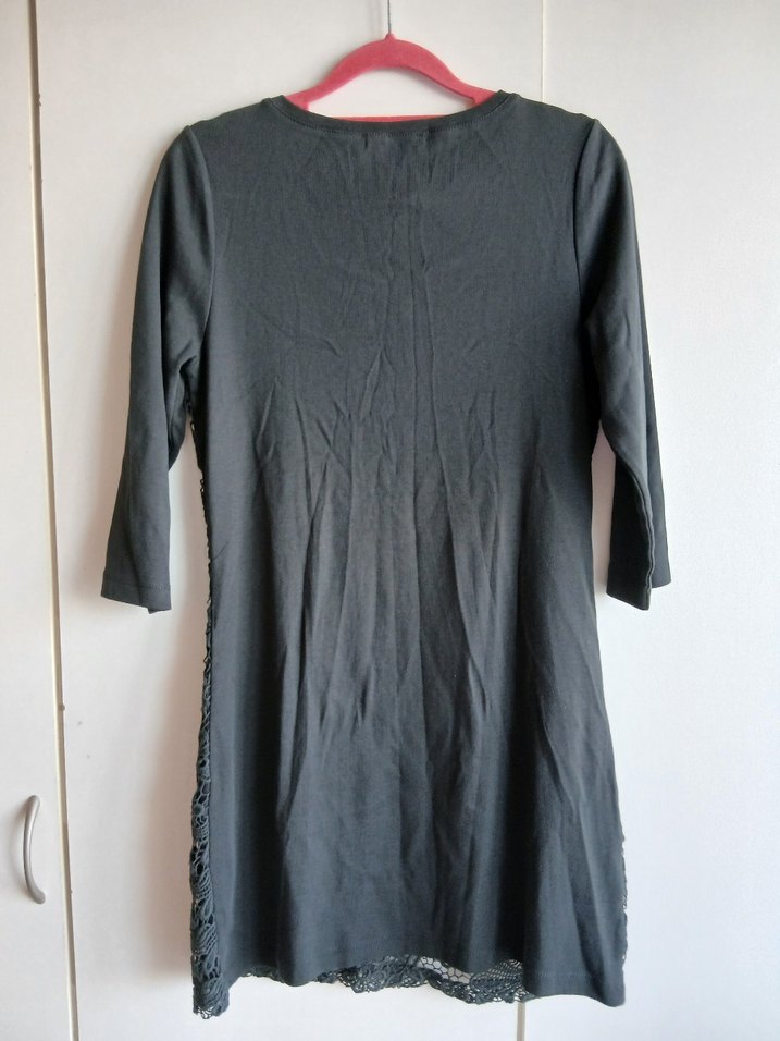 Dantel Detaylı koyu gri renkte elbise - Görsel 4