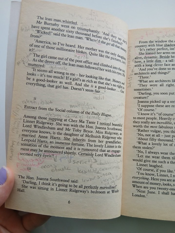 Agatha Christie - Death on the Nile Romanı - Görsel 4