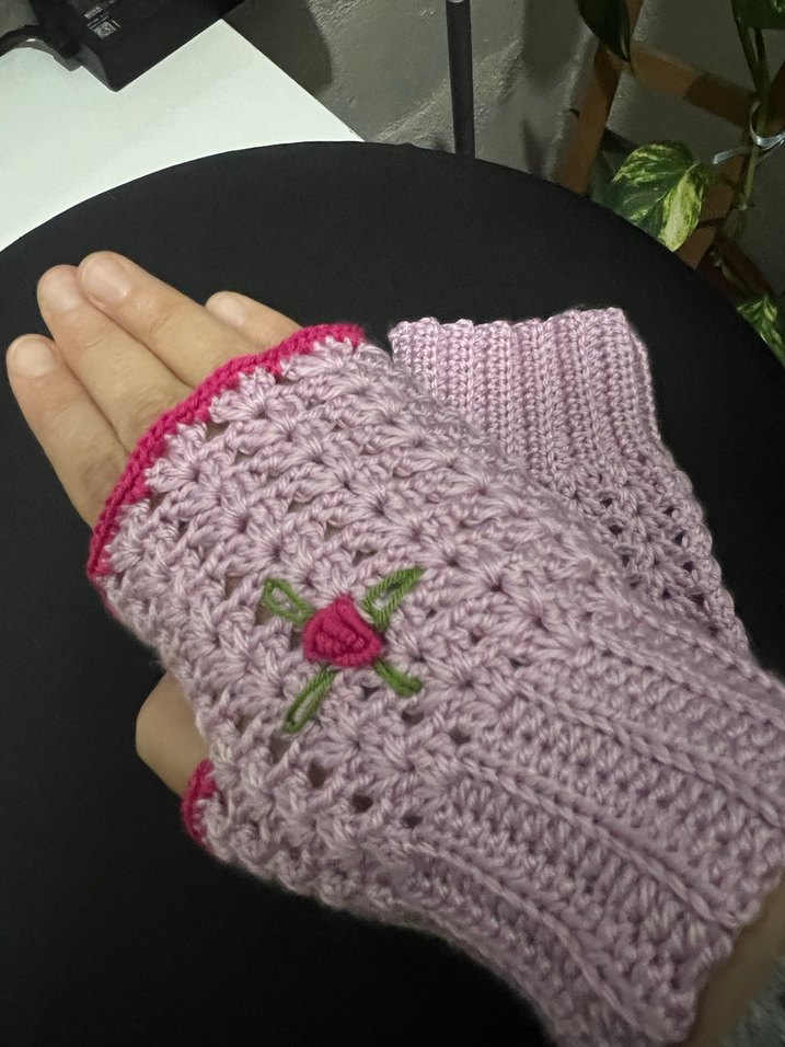 Mor Renkli Örgü Bohem Kadın Eldiveni - Görsel 3