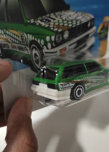 Beden Hot Wheels BMW M3 Wagon Yeşil Oyuncak Araba