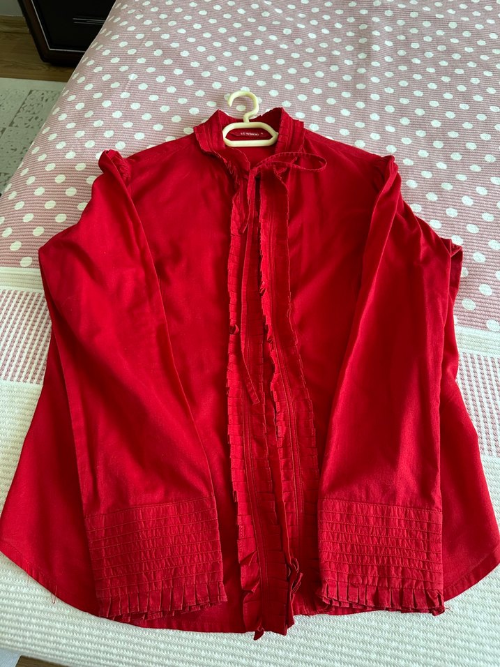 Kırmızı Düğmeli  Kadın Gömlek - Görsel 3