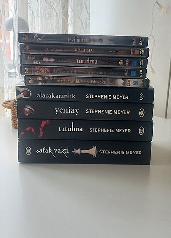 Twilight serisi 4 kitap ve 5 dvd