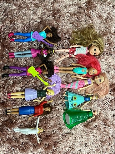 Barbie McDonald?s bebekleri ve çeşitli Barbie bebekler