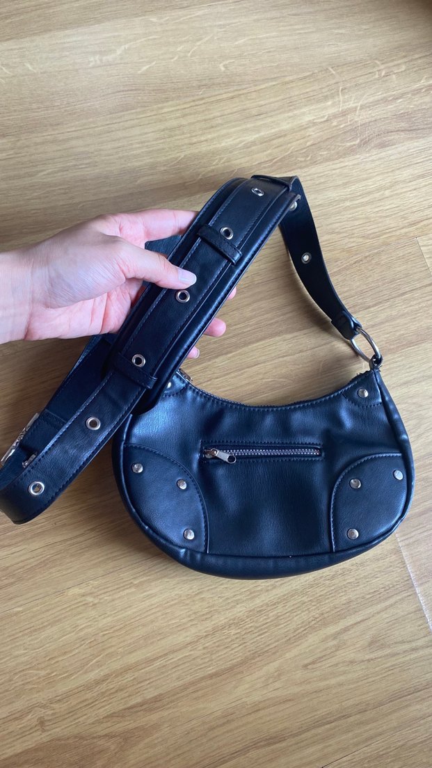 Kemer Detaylı Siyah Gotik Deri Kadın Çanta - Görsel 2